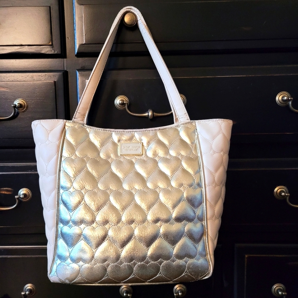 Betsey Johnson * Cream & Light Pewter Quilt Heart Tote